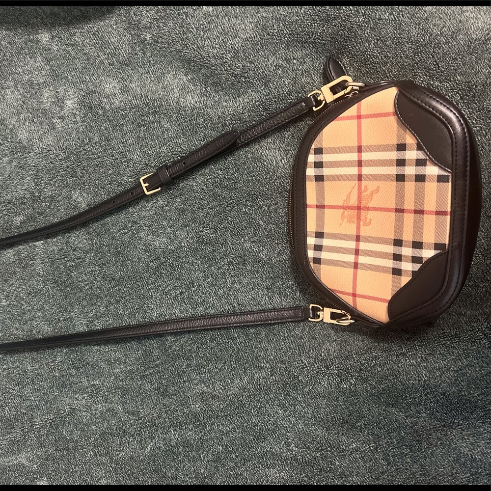 Burberry purse